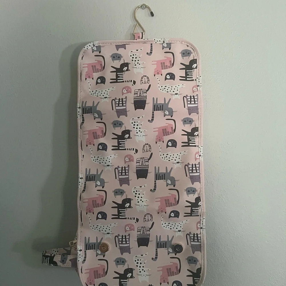 Hanging Travel Organizer with Cat Print